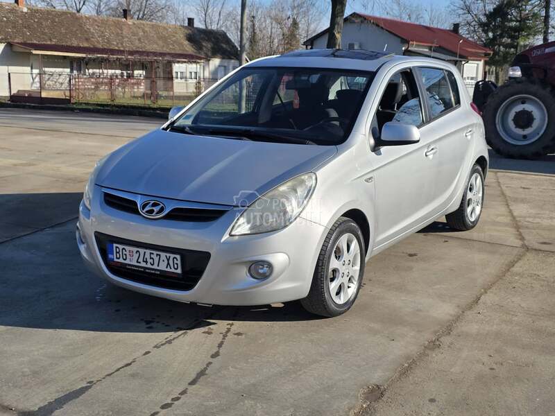 Hyundai i20 AUTOMA//SIBER