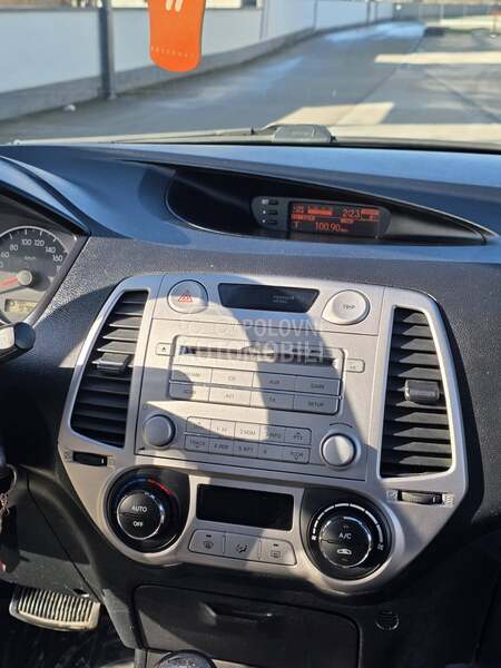 Hyundai i20 AUTOMA//SIBER
