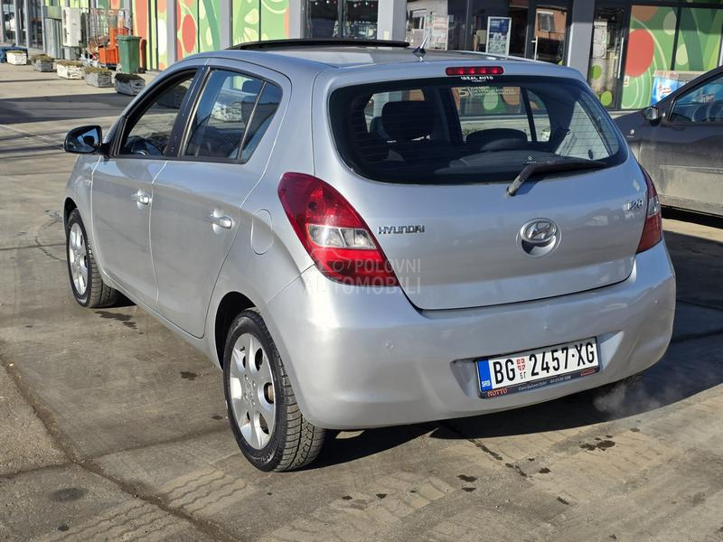 Hyundai i20 AUTOMA//SIBER