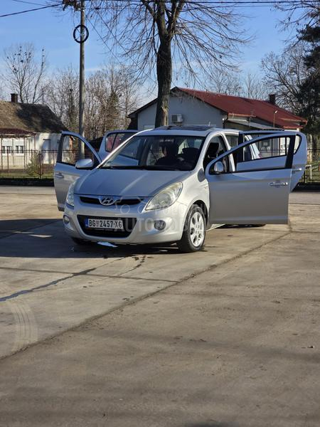 Hyundai i20 AUTOMA//SIBER