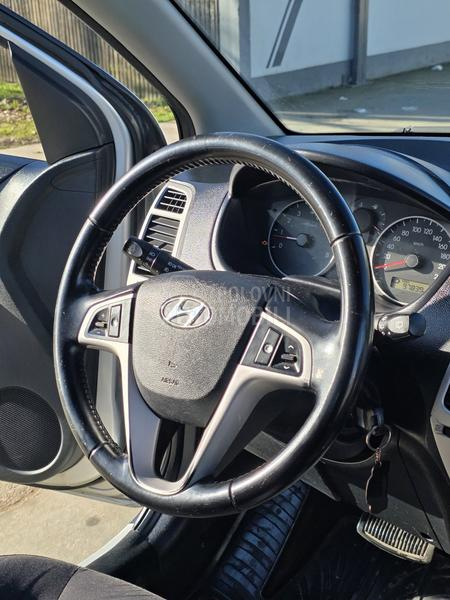 Hyundai i20 AUTOMA//SIBER