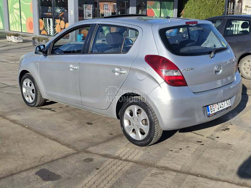 Hyundai i20 AUTOMA//SIBER