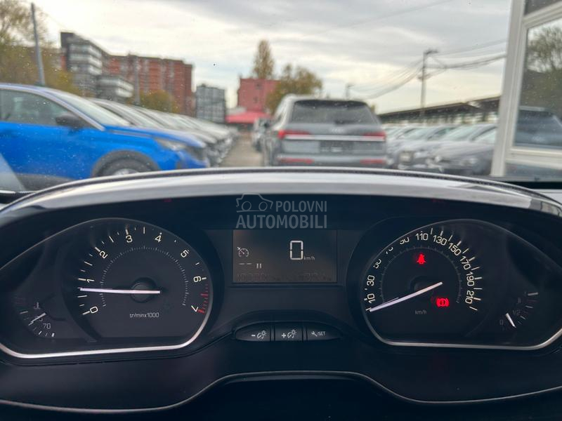 Peugeot 208 1.2 B