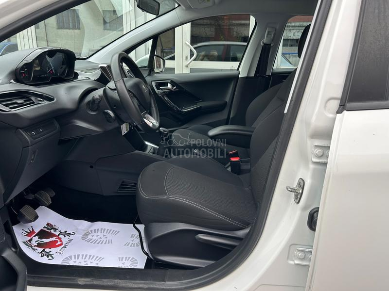 Peugeot 208 1.2 B