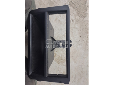 POLICA ZA RADIO za Volkswagen Golf 6