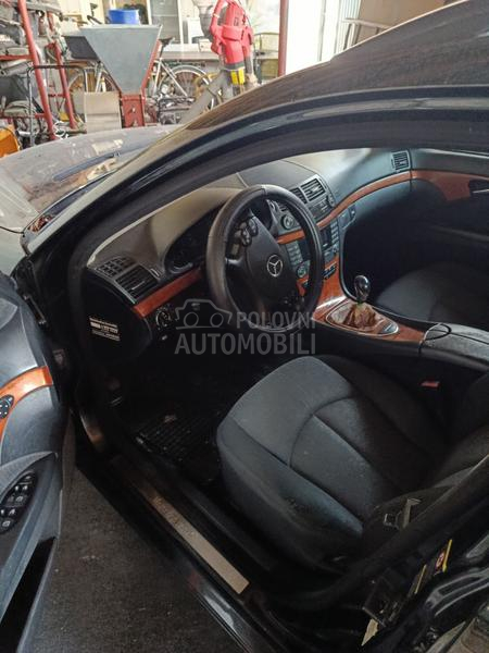 Mercedes Benz E 220 w211