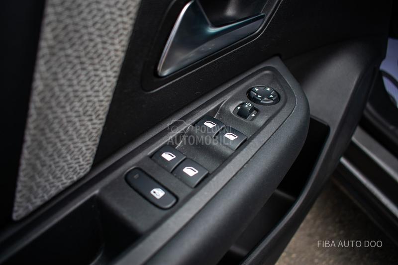 Citroen C4 1.2 HEAD UP LED