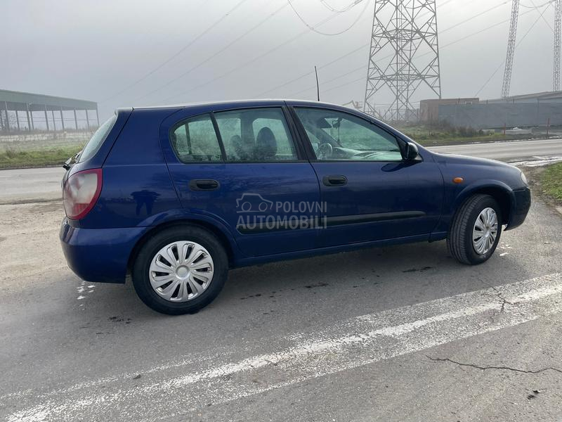 Nissan Almera 