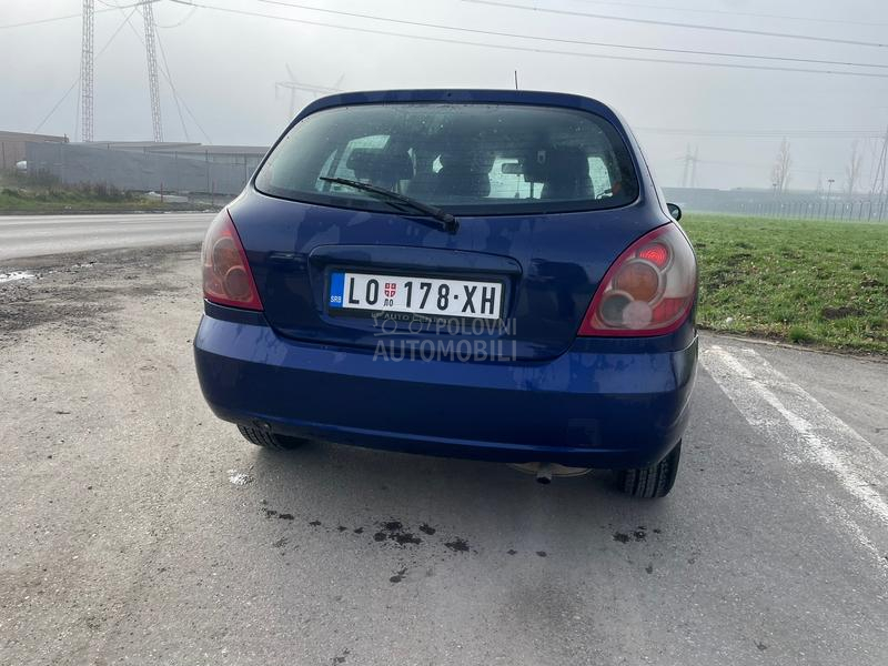 Nissan Almera 