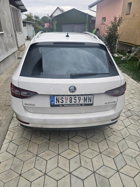 Škoda Superb 