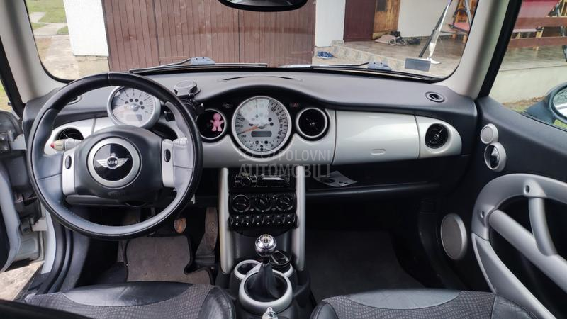 MINI Cooper 1.6