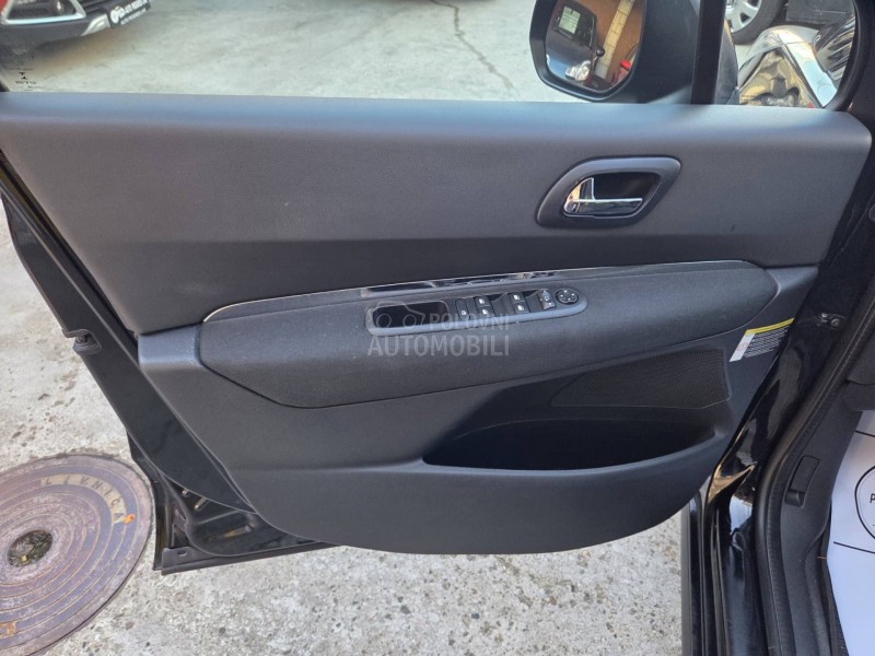 Peugeot 3008 1.6HDI/PANO/SERV