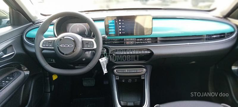 Fiat 600 ICON HYBRID 1.2 DC6