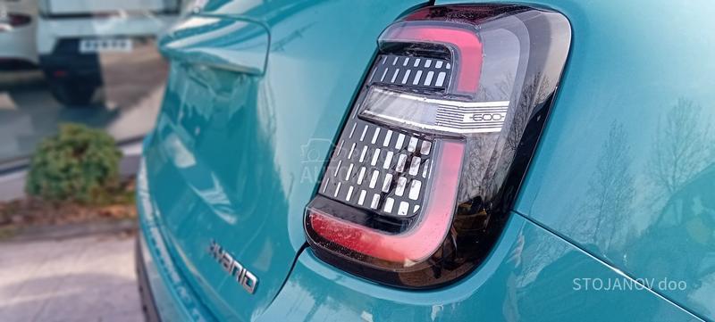Fiat 600 ICON HYBRID 1.2 DC6