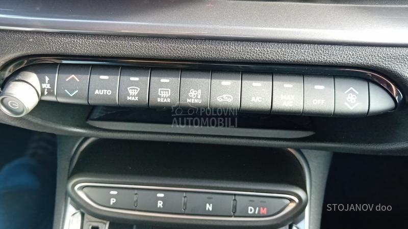 Fiat 600 ICON HYBRID 1.2 DC6