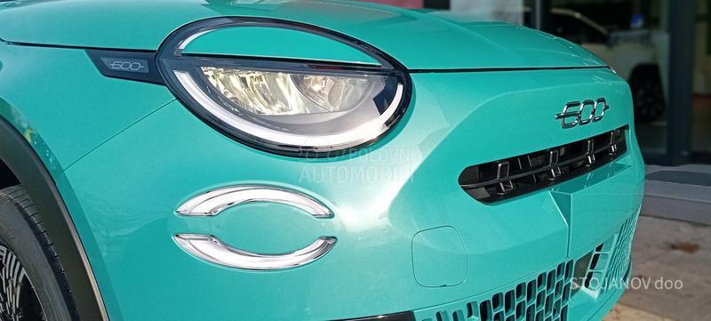 Fiat 600 ICON HYBRID 1.2 DC6