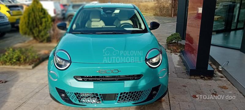 Fiat 600 ICON HYBRID 1.2 DC6