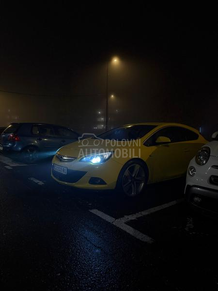 Opel Astra J GTC