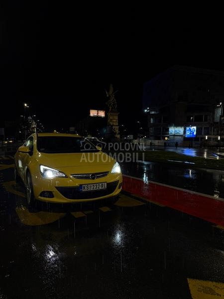 Opel Astra J GTC