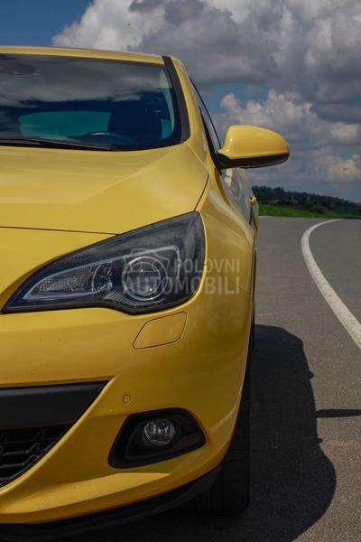Opel Astra J GTC