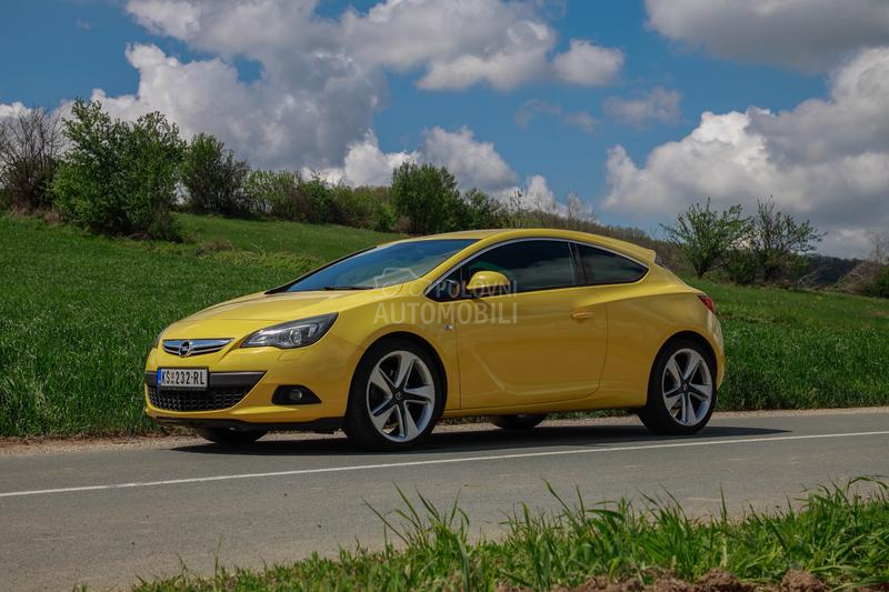 Opel Astra J GTC