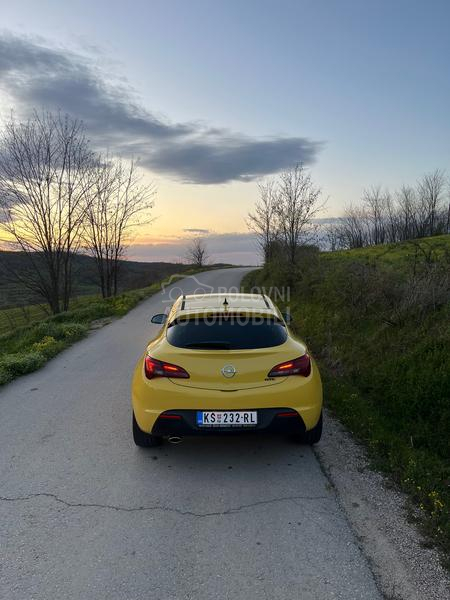 Opel Astra J GTC