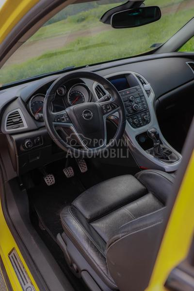 Opel Astra J GTC