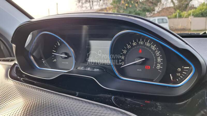 Peugeot 2008 Allure 1/1