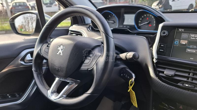 Peugeot 2008 Allure 1/1