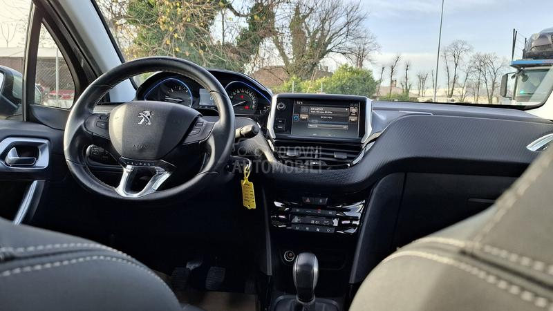 Peugeot 2008 Allure 1/1