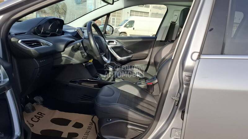 Peugeot 2008 Allure 1/1