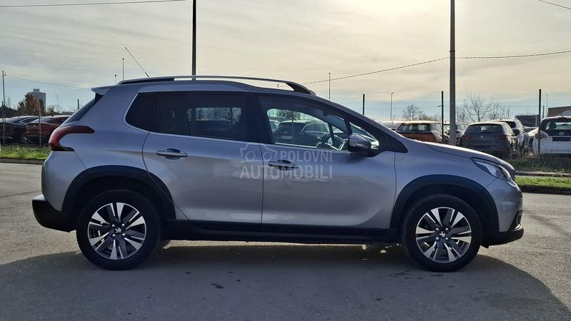 Peugeot 2008 Allure 1/1