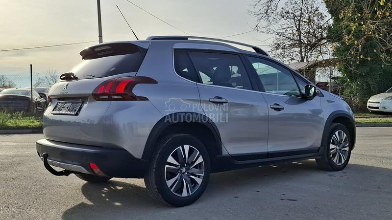 Peugeot 2008 Allure 1/1