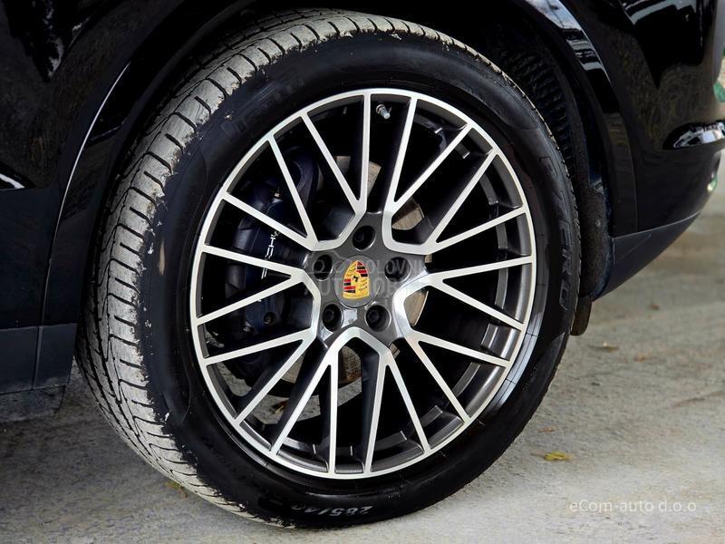 Porsche Cayenne 3.0 PLATINUM A/T