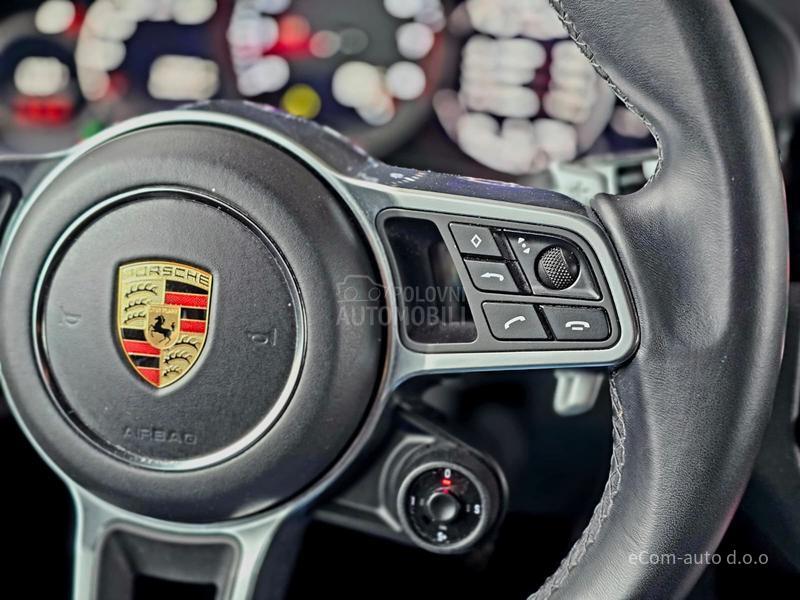 Porsche Cayenne 3.0 PLATINUM A/T