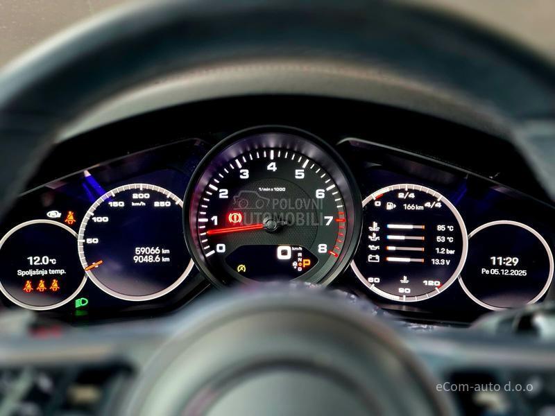 Porsche Cayenne 3.0 PLATINUM A/T