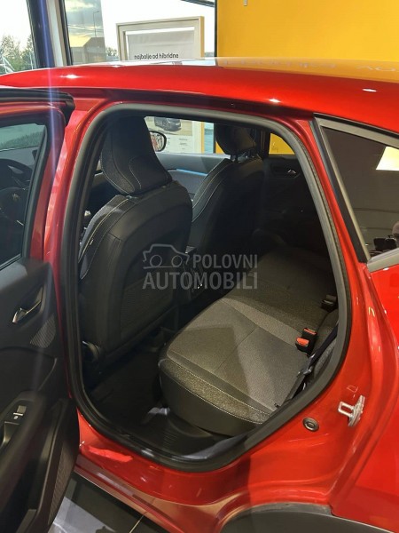 Renault Captur Techno MHEV TCe 140