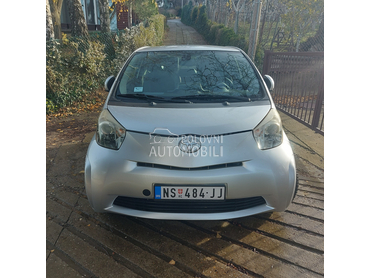 Toyota iQ 