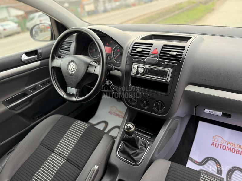 Volkswagen Golf 5 1.6B-TNG BAS D0BAR