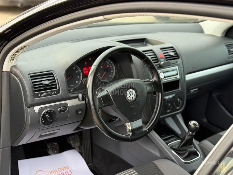 Volkswagen Golf 5 1.6B-TNG BAS D0BAR