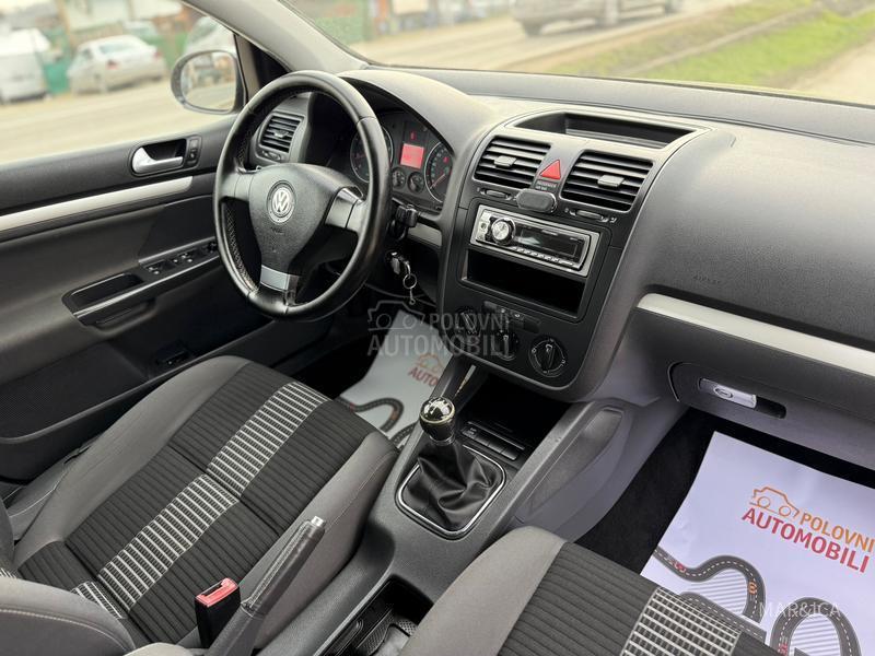Volkswagen Golf 5 1.6B-TNG BAS D0BAR