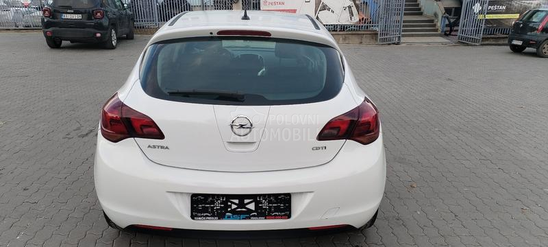 Opel Astra J navl, koza