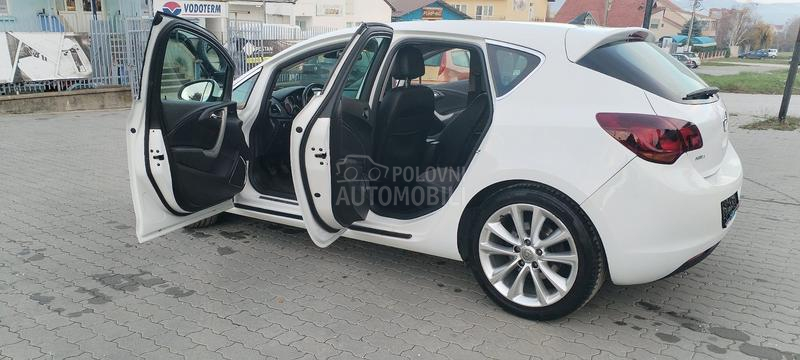 Opel Astra J navl, koza