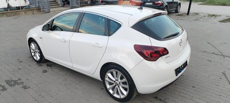 Opel Astra J navl, koza