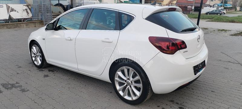 Opel Astra J navl, koza