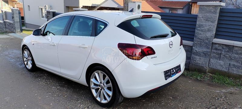 Opel Astra J navl, koza