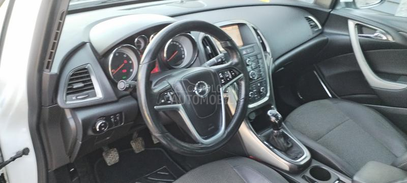 Opel Astra J navl, koza