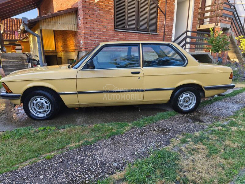 BMW 316 E21
