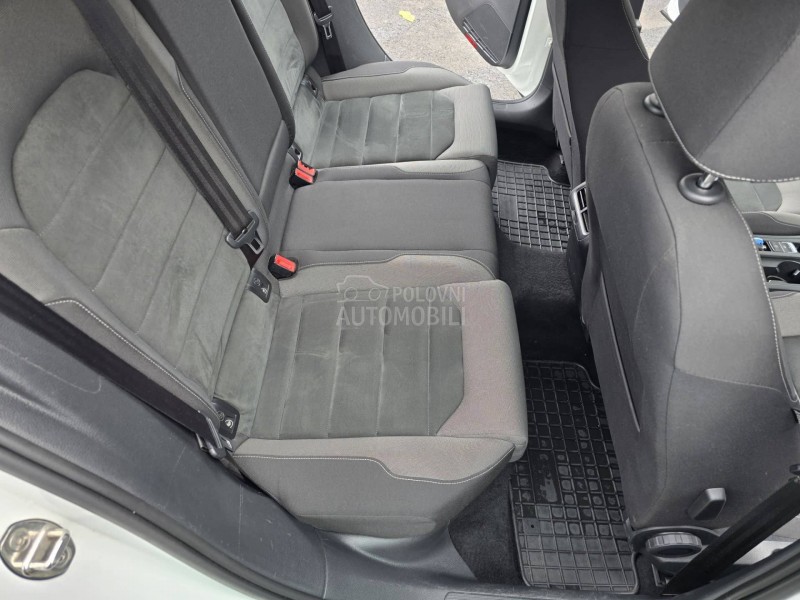 Volkswagen Golf 7 1.6TDI DSG HIGHLINE