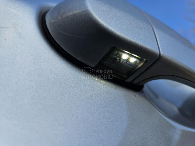 BMW 325 325i na/vi,auto,mat